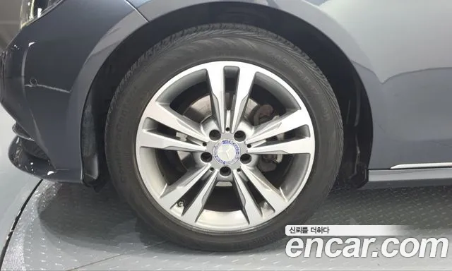 Mercedes-Benz E-Класс 2014 thumb 4