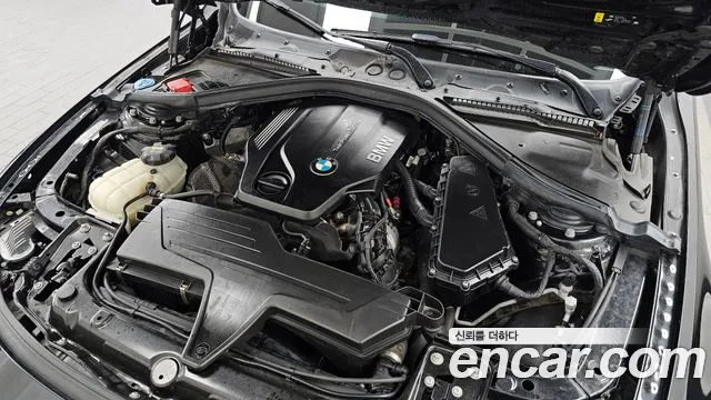 BMW 4-Series 2020 thumb 6