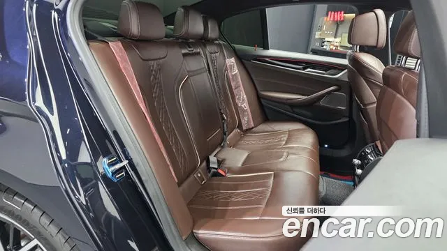 BMW 5-Series 2021 thumb 11