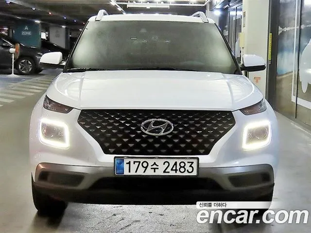 Hyundai Venue 2021 thumb 2