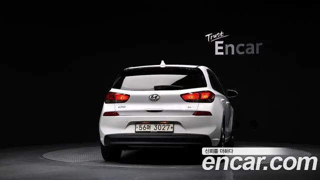 Hyundai i30 2017 thumb 4