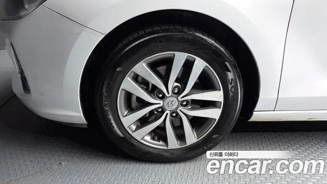 Hyundai i30 2017 thumb 5