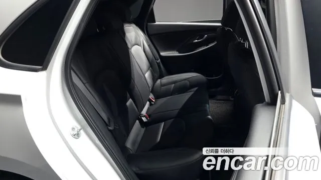 Hyundai i30 2017 thumb 12