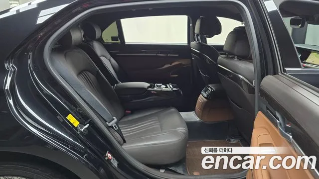 Genesis G90 2020 thumb 10