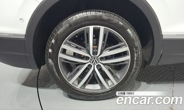Volkswagen Tiguan 2022 thumb 4