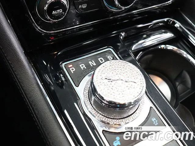 Jaguar XJ 2014 thumb 9
