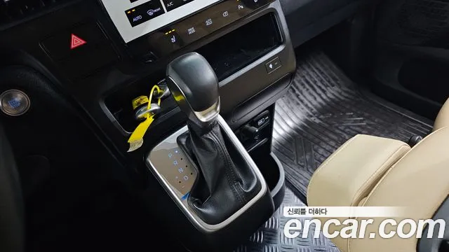 Hyundai Staria 2022 thumb 9
