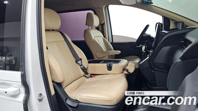 Hyundai Staria 2022 thumb 11