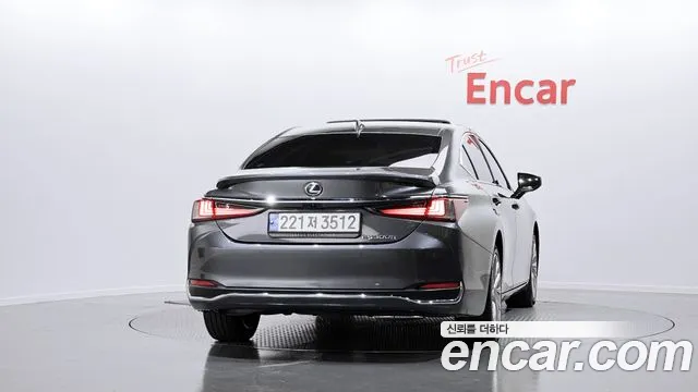 Lexus ES 2023 thumb 4
