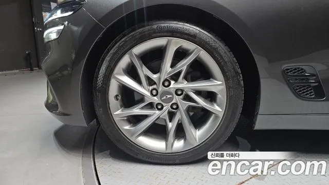 Genesis G70 2022 thumb 5