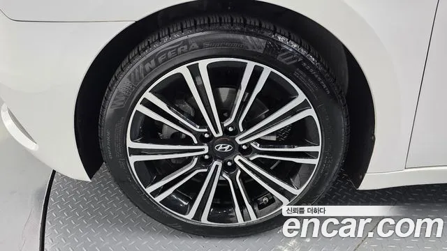 Hyundai i40 2015 thumb 4