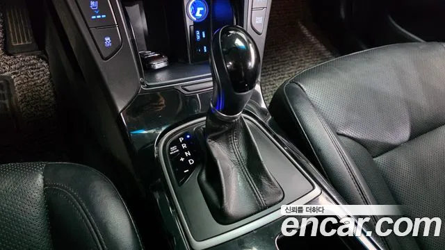 Hyundai i40 2015 thumb 8