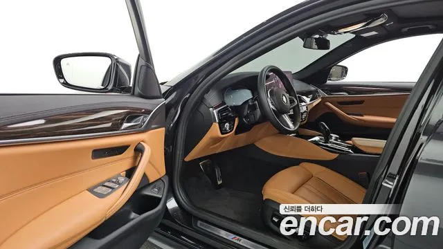 BMW 5-Series 2021 thumb 10
