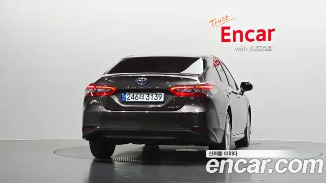 Toyota Camry 2023 thumb 3