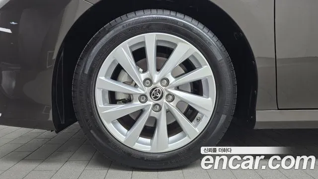Toyota Camry 2023 thumb 4