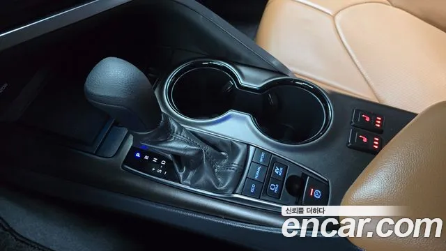 Toyota Camry 2023 thumb 8