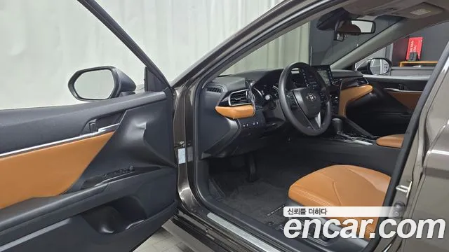 Toyota Camry 2023 thumb 9