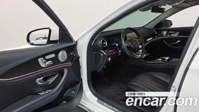 Mercedes-Benz E-Класс 2018 thumb 10