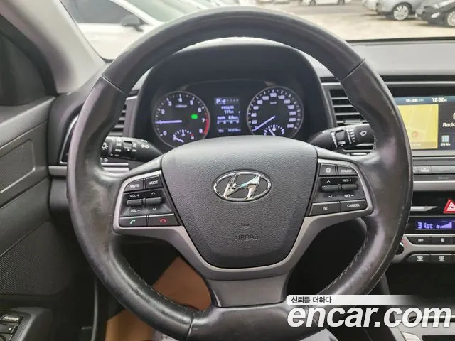 Hyundai Avante 2016 thumb 8