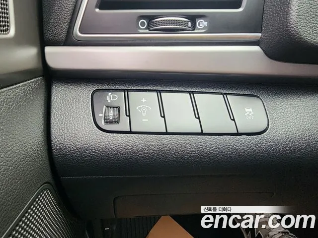 Hyundai Avante 2016 thumb 9