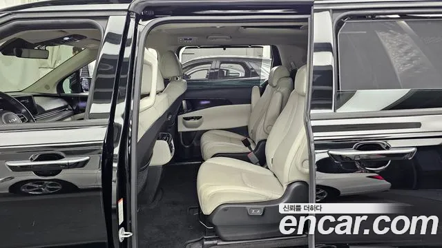 Kia Carnival 2021 thumb 12