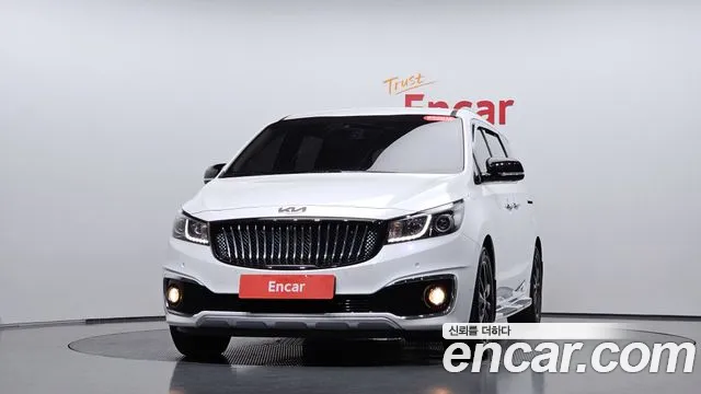 Kia Carnival 2017 thumb 2