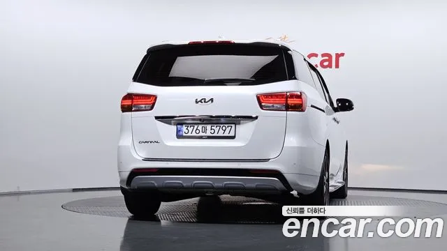 Kia Carnival 2017 thumb 3