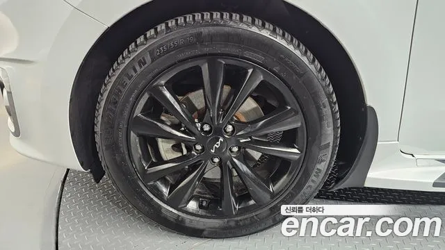 Kia Carnival 2017 thumb 4