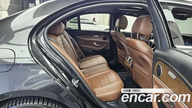 Mercedes-Benz E-Класс 2021 thumb 12