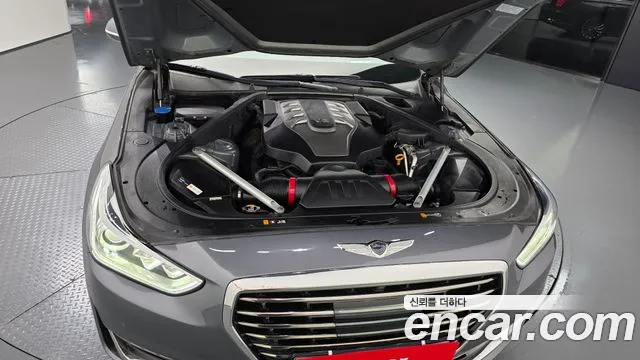 Genesis G90 2016 thumb 5