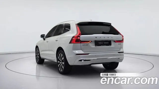 Volvo XC60 2023 thumb 4