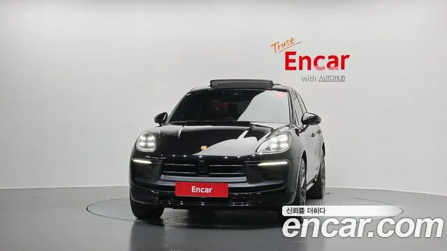 Porsche Macan 2023 thumb 3