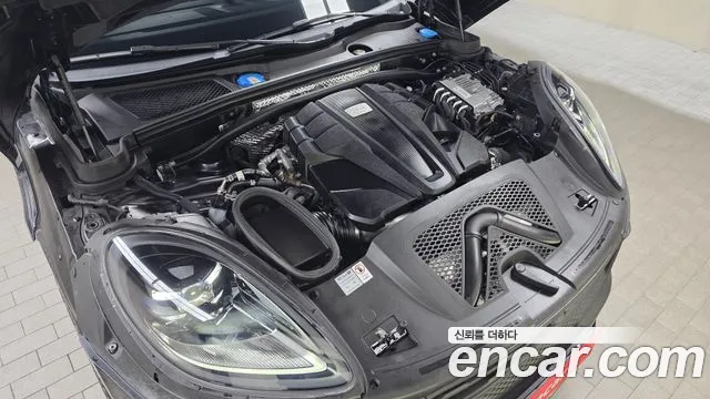 Porsche Macan 2023 thumb 6