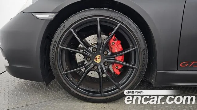 Porsche Cayman 2018 thumb 5