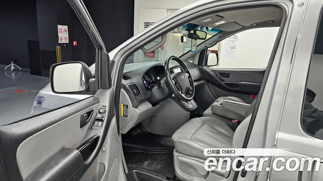Hyundai Starex 2019 thumb 10