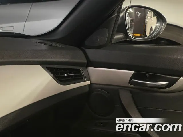 BMW Z4 2009 thumb 8