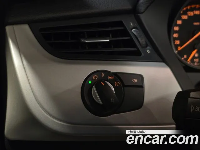 BMW Z4 2009 thumb 10