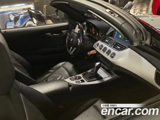 BMW Z4 2009 thumb 12