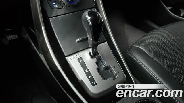 Hyundai Avante 2013 thumb 9