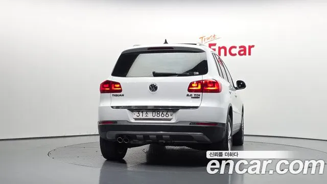 Volkswagen Tiguan 2016 thumb 4
