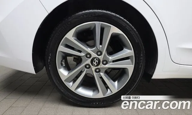 Hyundai Avante 2018 thumb 4