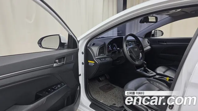 Hyundai Avante 2018 thumb 9