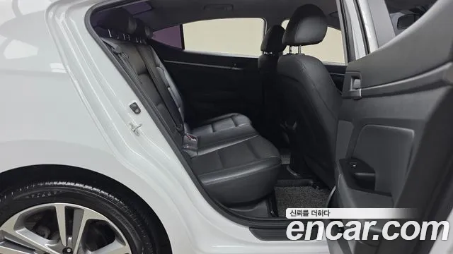 Hyundai Avante 2018 thumb 10