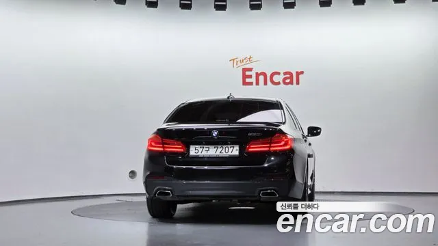 BMW 5-Series 2017 thumb 4