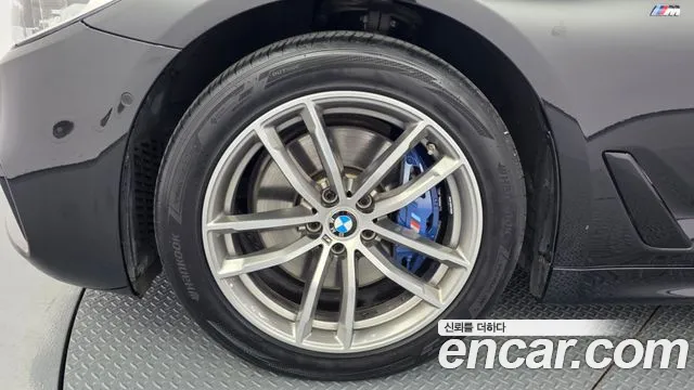 BMW 5-Series 2017 thumb 5