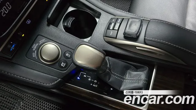 Lexus ES 2017 thumb 8