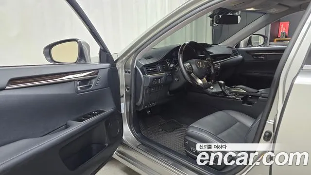 Lexus ES 2017 thumb 9