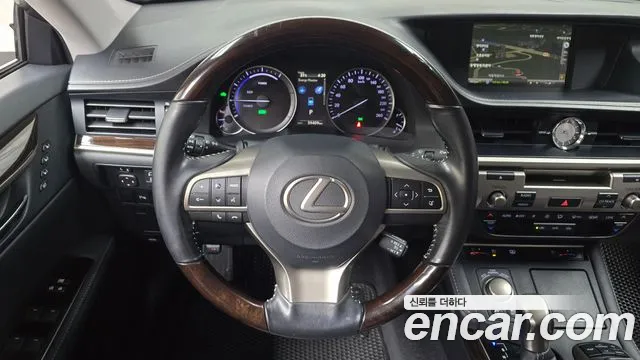 Lexus ES 2017 thumb 11