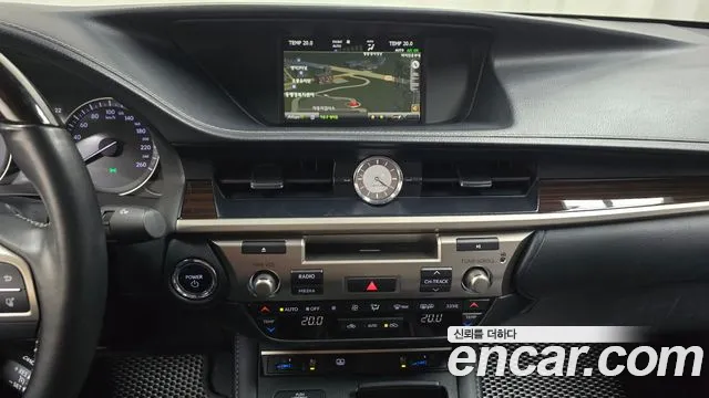 Lexus ES 2017 thumb 12