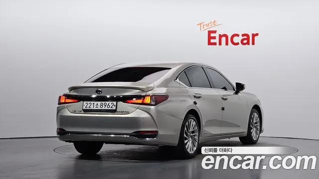 Lexus ES 2019 thumb 2
